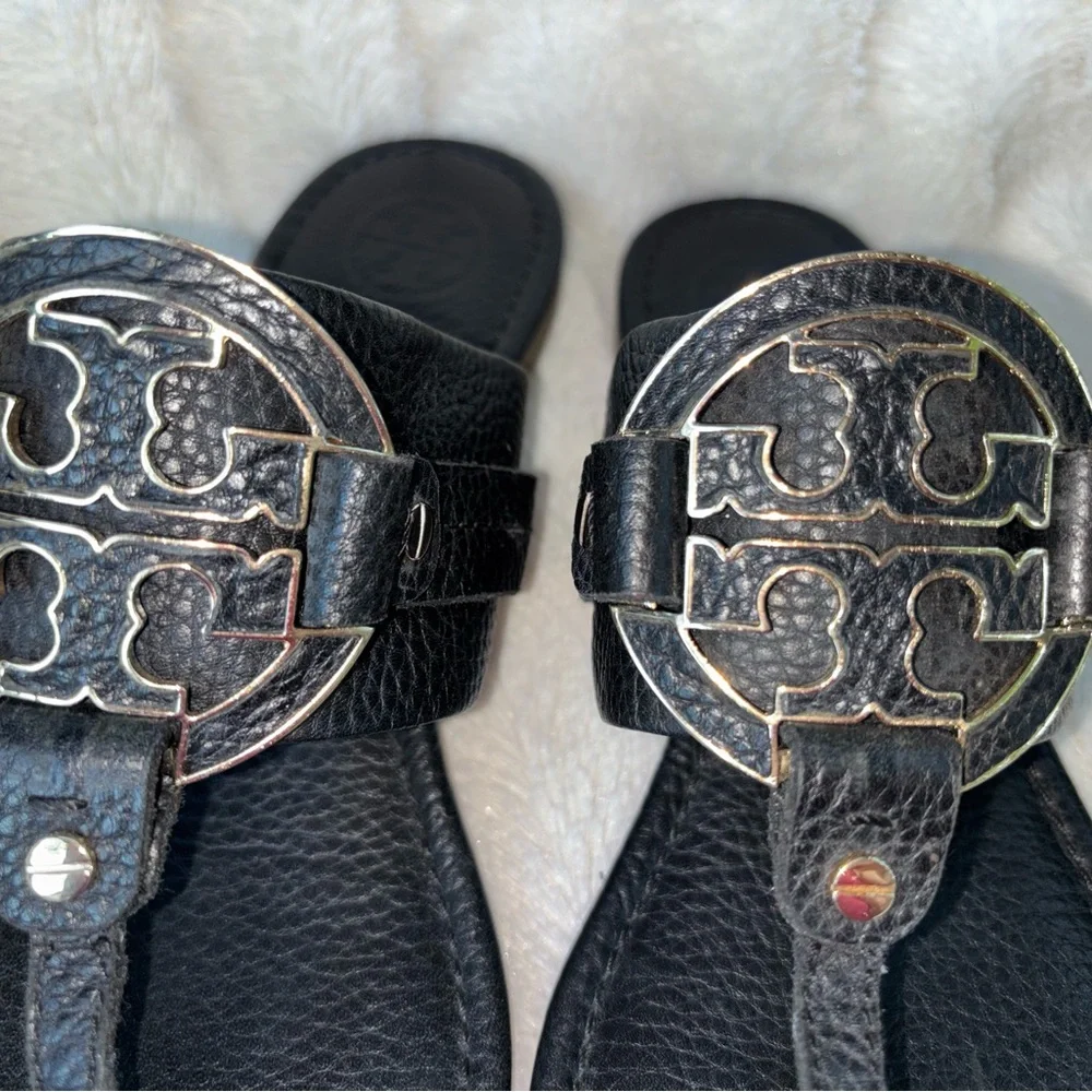 Tory Burch Black Leather Logo Thong Sandals with Gold Hardware size 9 Reg. $250